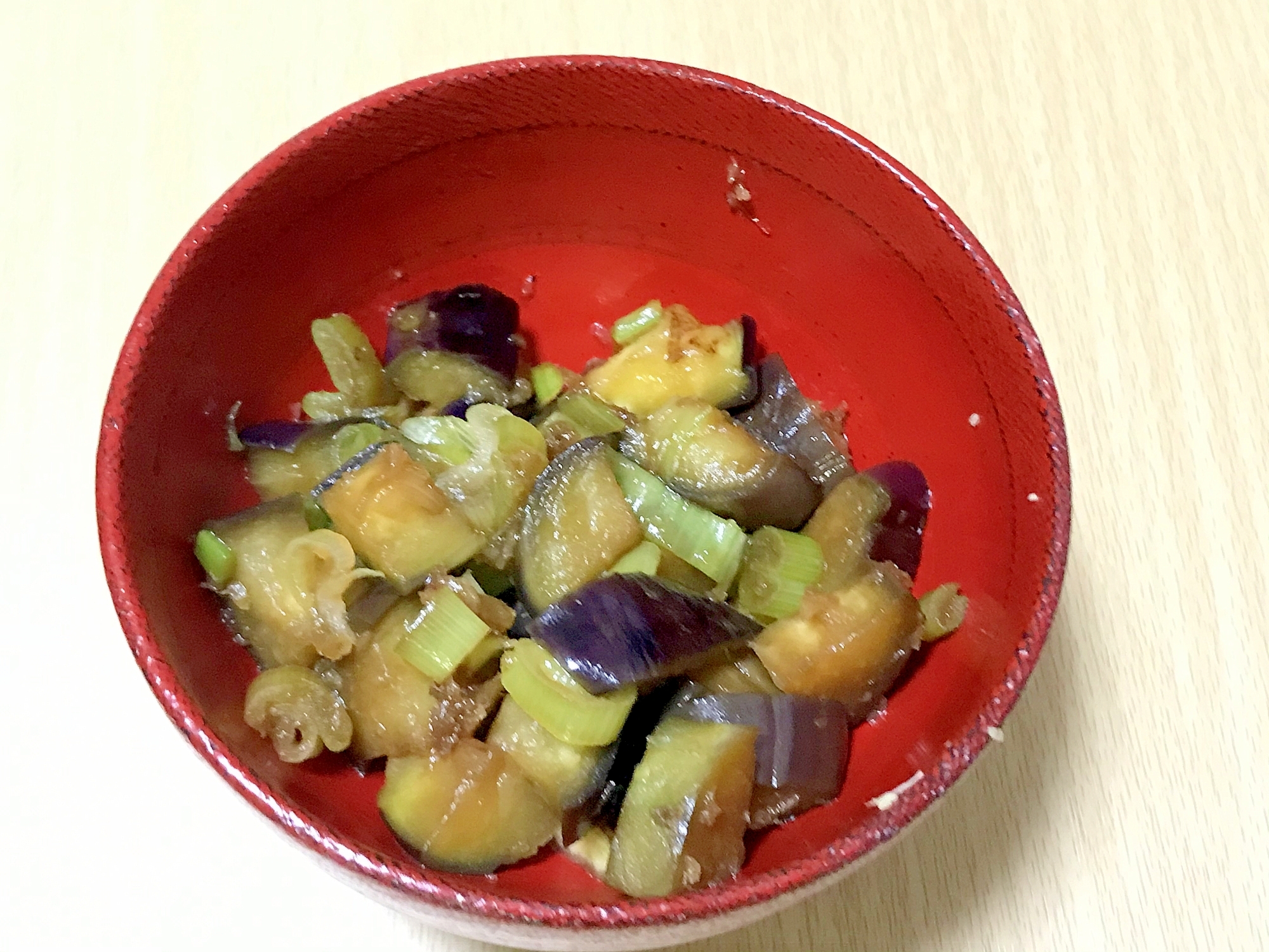 簡単！　生姜の風味が美味しい茄子とネギの煮浸し