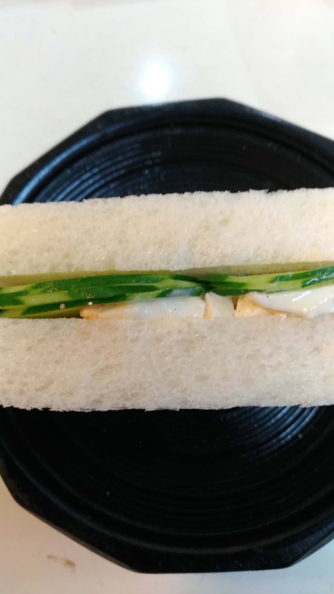きゅうりと卵のサンドイッチ
