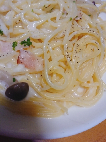 玉ねぎとベーコンのホワイトソースパスタ