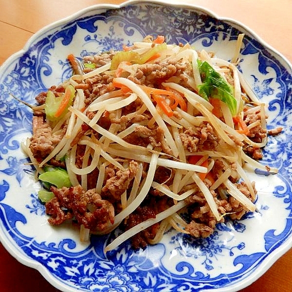 ５分！？焼肉のタレで❤合い挽き肉&もやし炒め♪