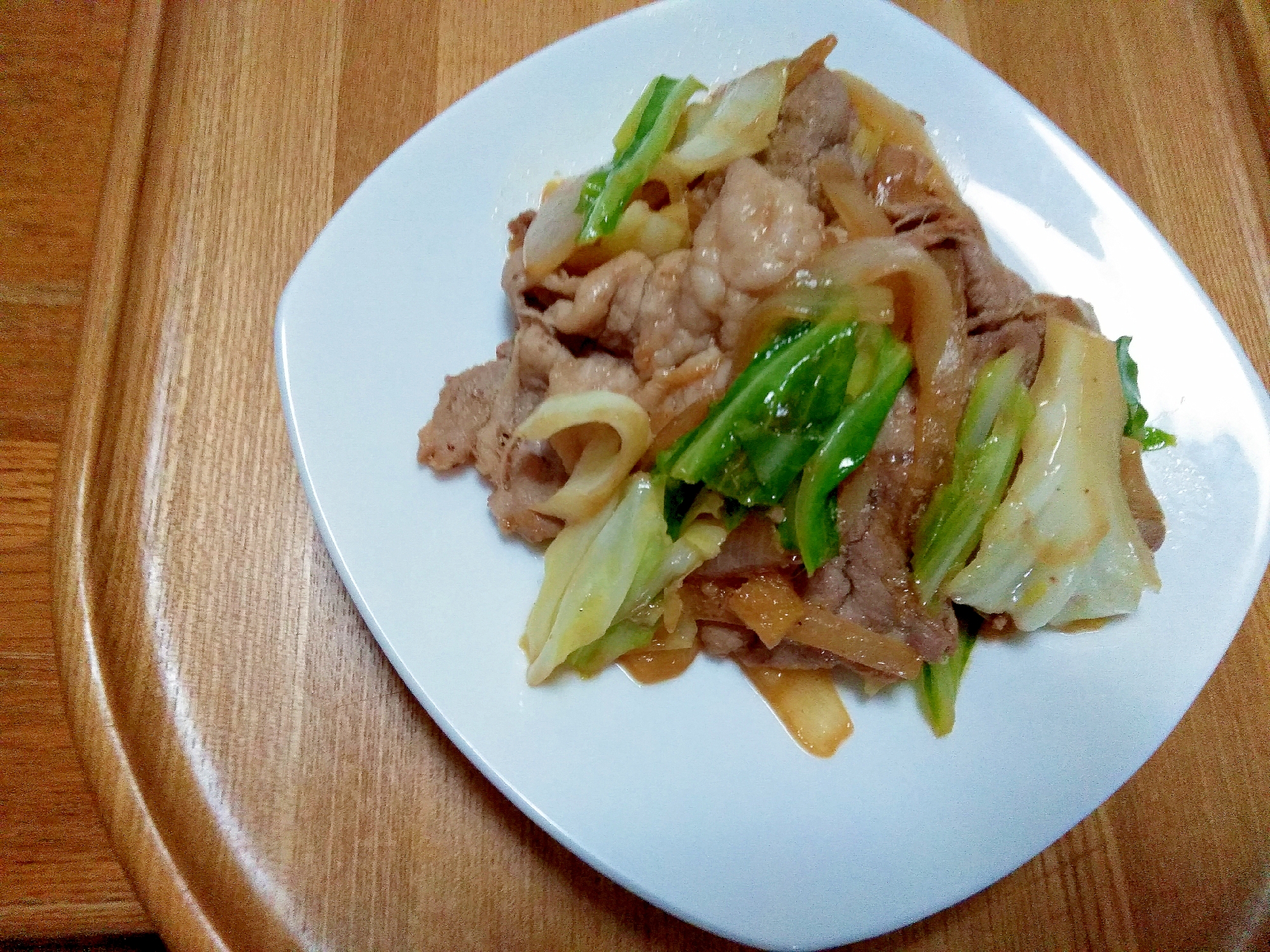 簡単♩野菜の甘味とラー油で肉炒め