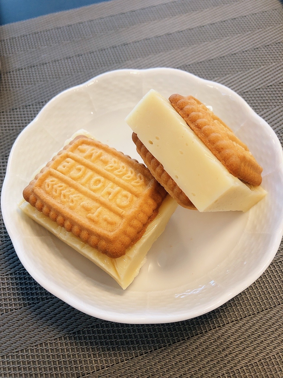 簡単♪豆乳レアチーズケーキ風クッキーサンド