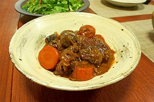 豚ヒレ肉の赤ワイン煮込み