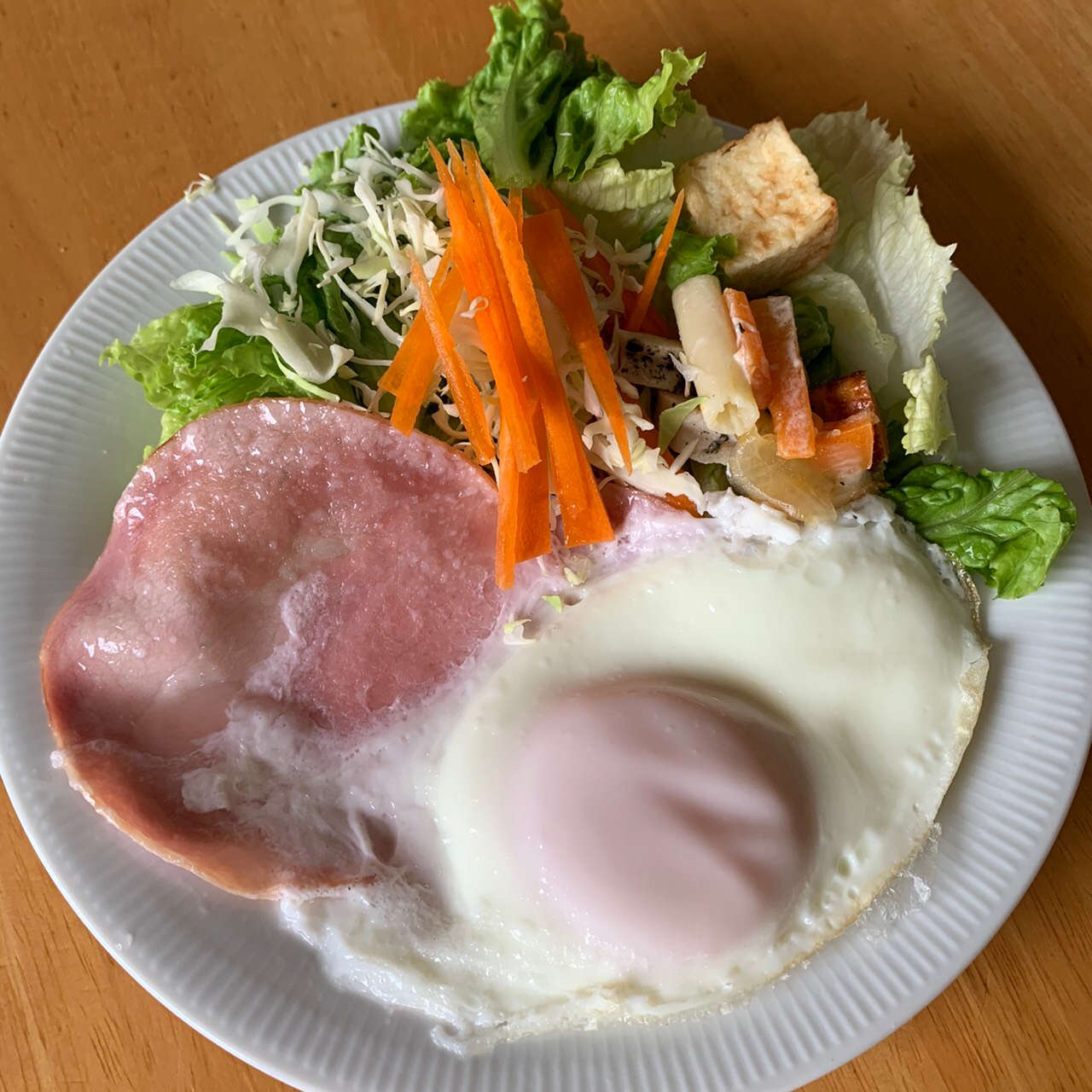 朝食 ハムエッグ サラダ レシピ 作り方 By みぃちゃんのお弁当 楽天レシピ