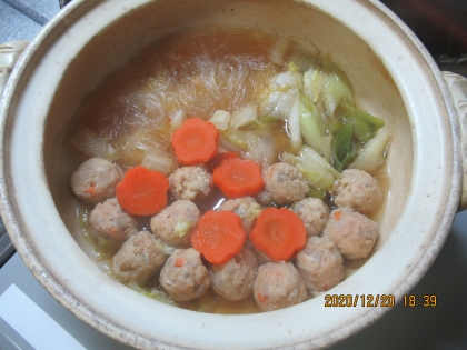 ヒガシマルうどんスープで簡単！つくね鍋