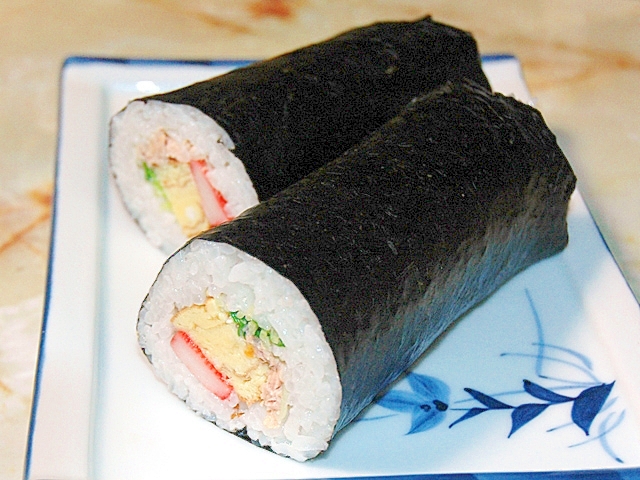 ツナマヨでお手軽!100均の巻きすで作る恵方巻き♪