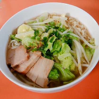 春キャベツともやしラーメン