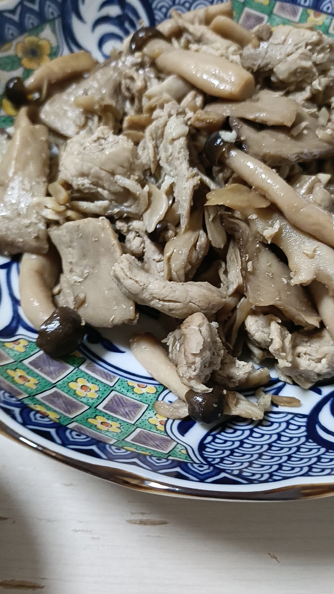 しそお肉（豚肉といろいろきのこの青じそ炒め）