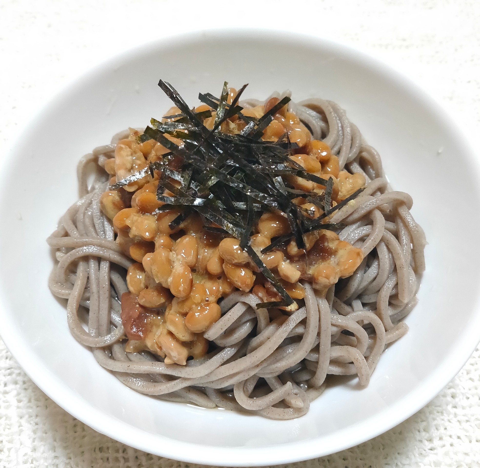 サッパリおいしい♡梅納豆蕎麦