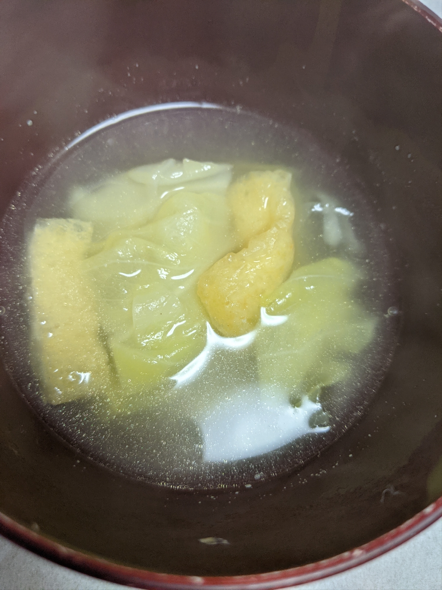 油揚げとキャベツの味噌汁