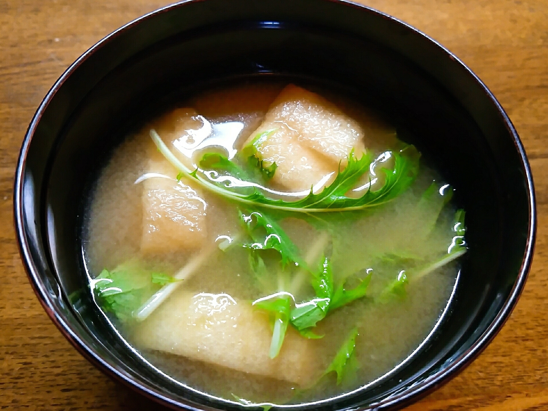 水菜と油揚げの味噌汁