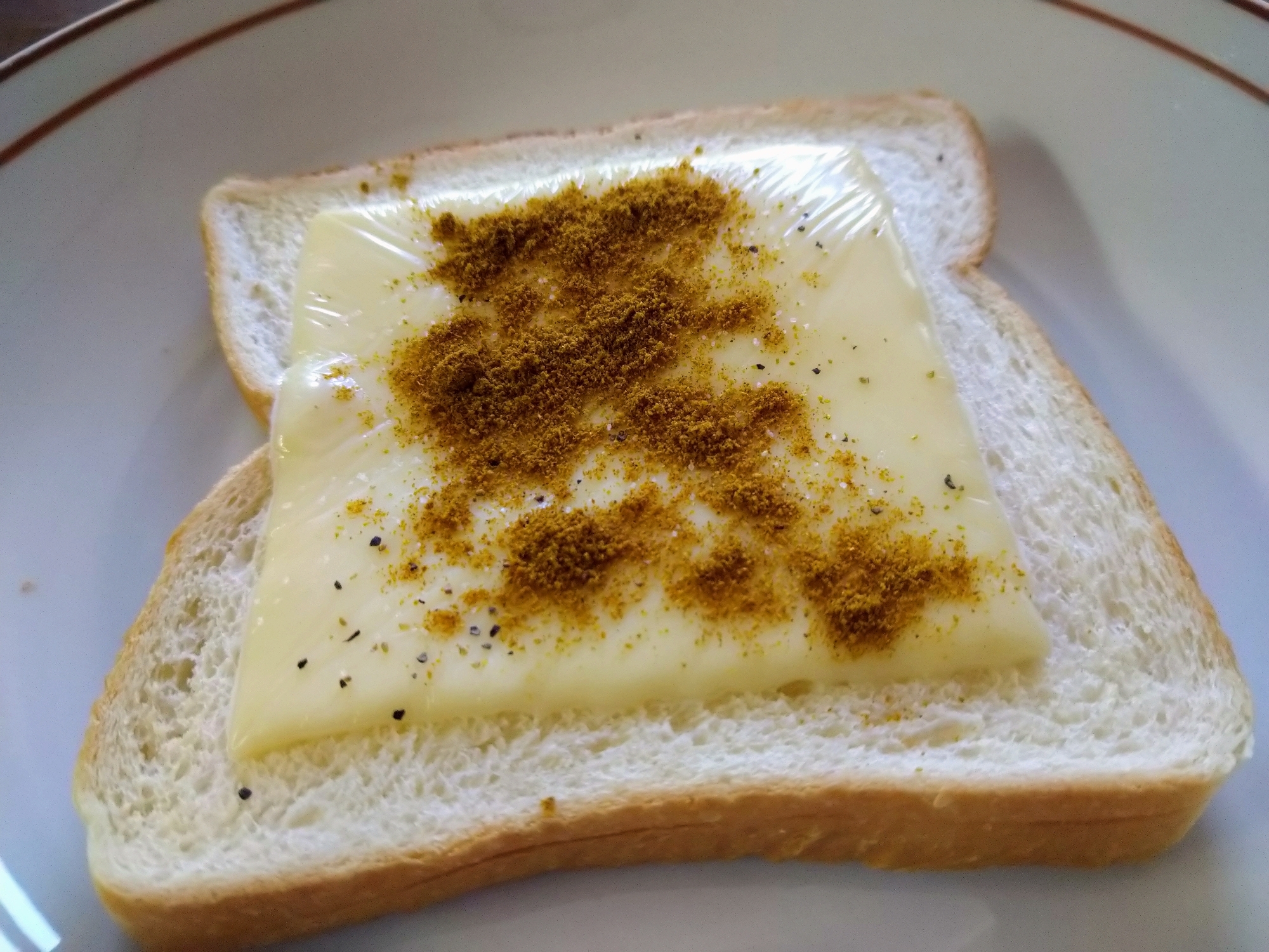 チーズトースト　カレー風味