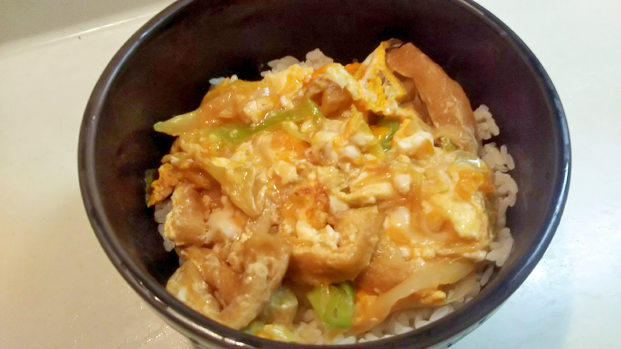 包丁もまな板もなし☆油揚げと長ネギの卵とじ丼