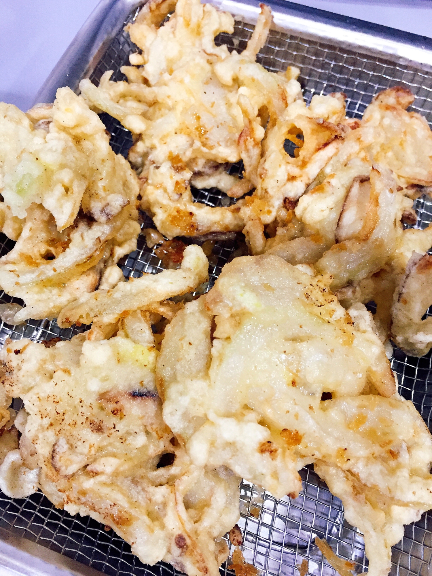 玉ねぎとしいたけのかき揚げ