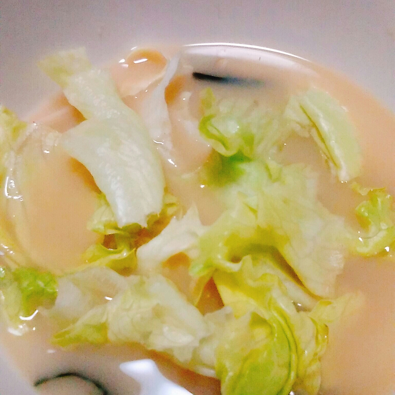レタス椎茸の味噌汁