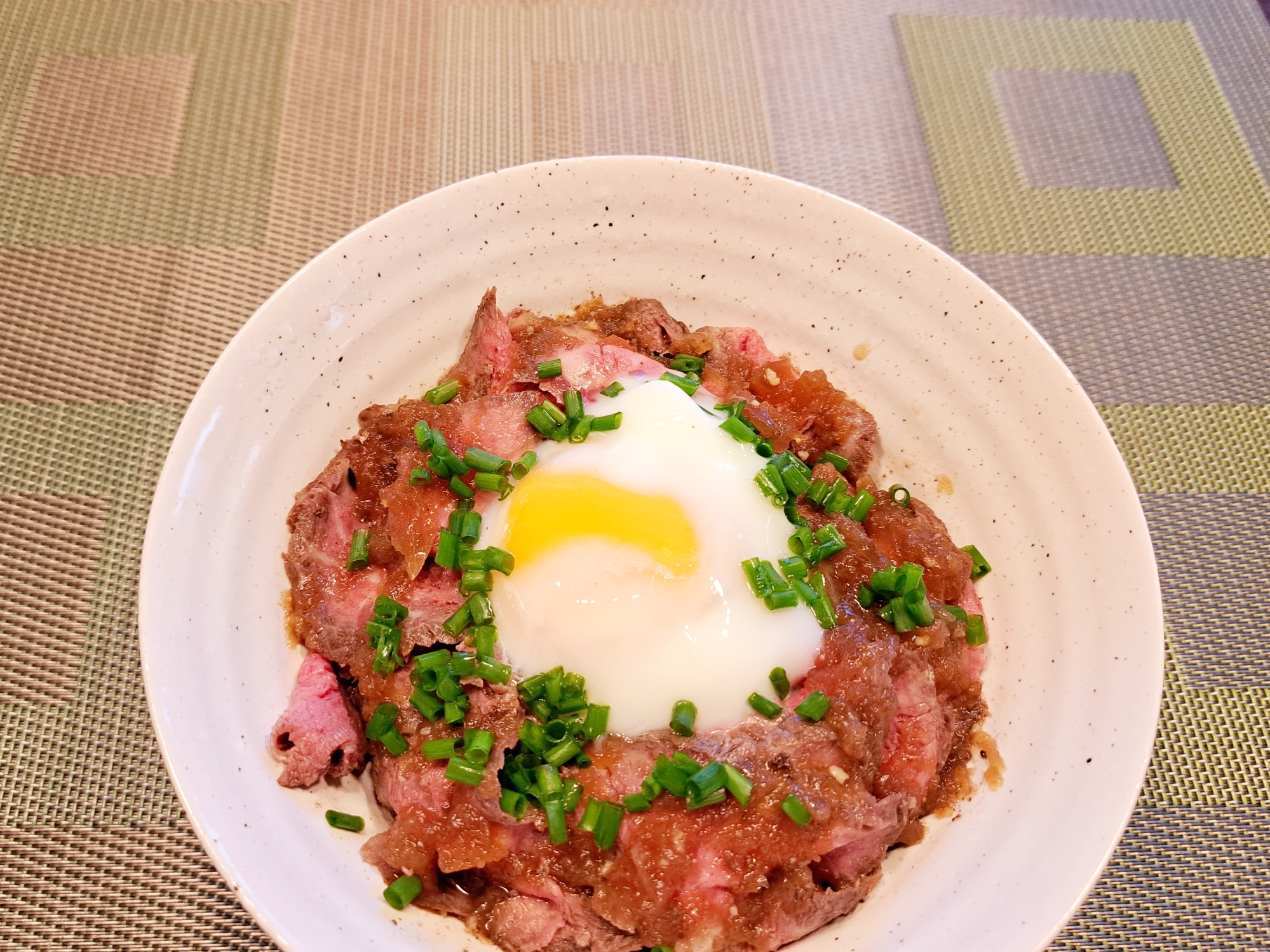 絶品！ローストビーフ丼 玉ねぎのすりおろしソース