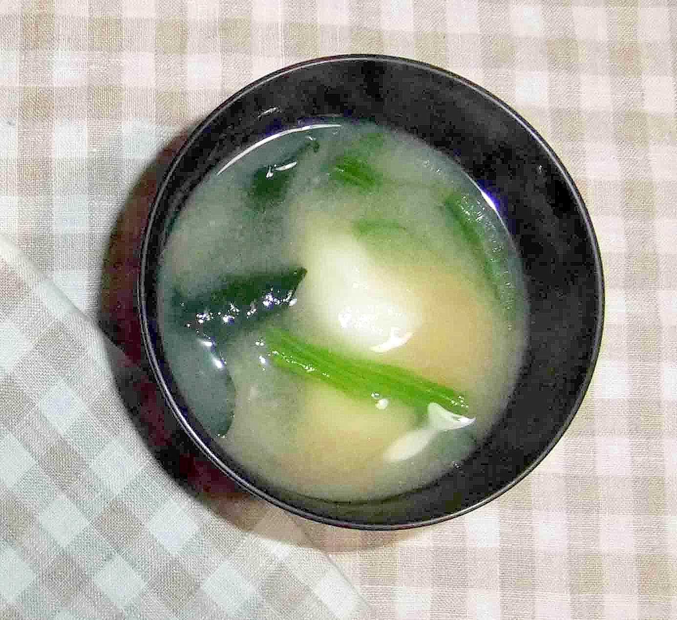 白玉とほうれん草のお味噌汁