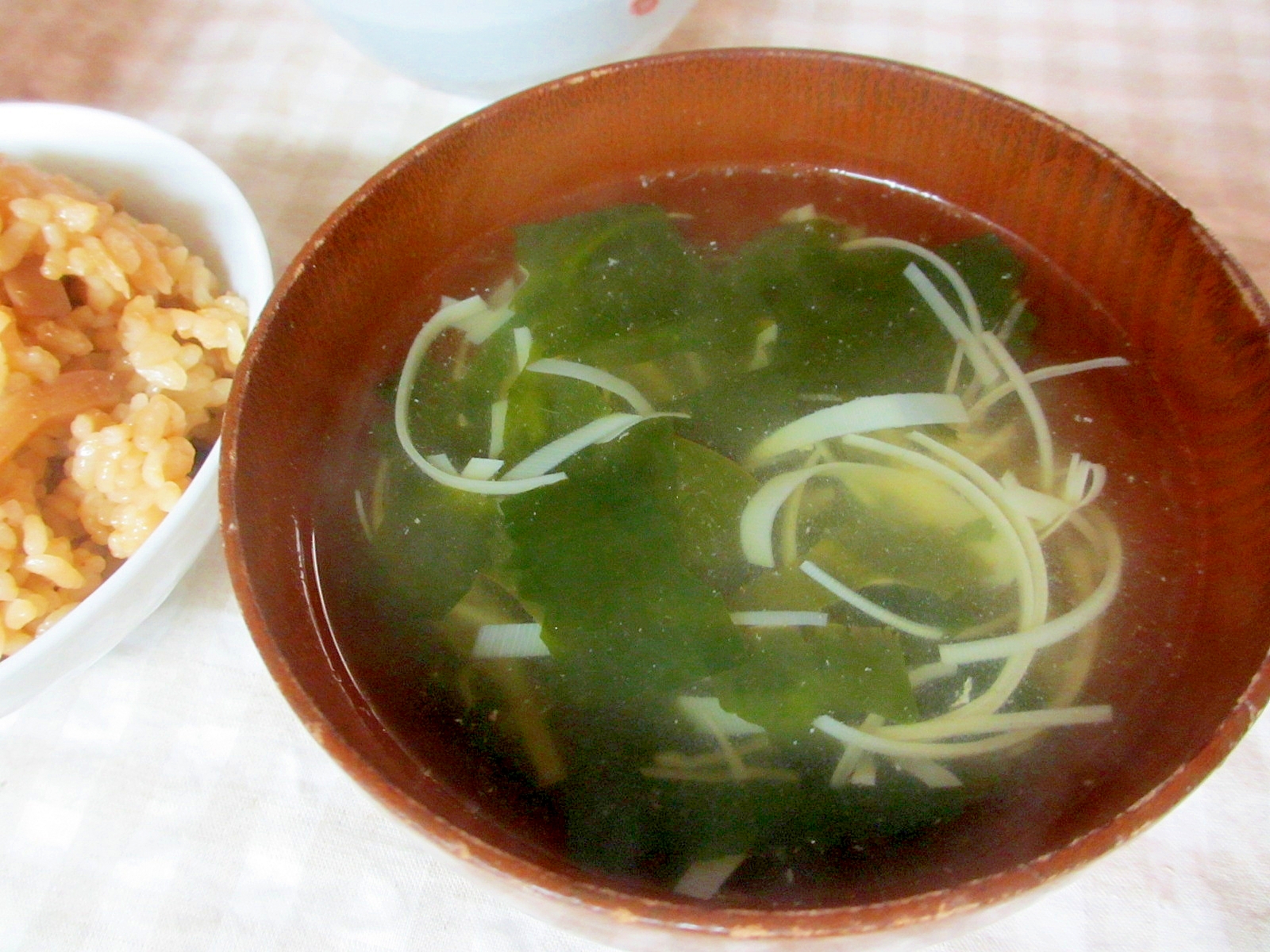 タケノコとワカメの中華風スープ