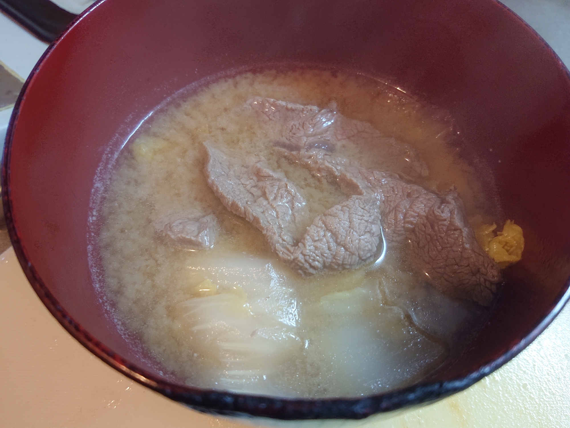 牛バラ肉と白菜の味噌汁