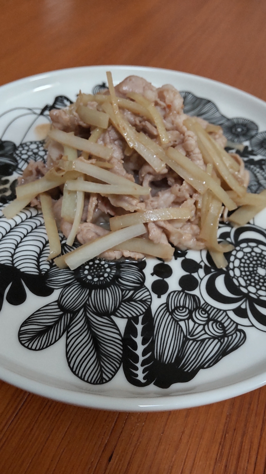 お弁当に♡豚肉と大根の皮de焼き肉のたれ炒め