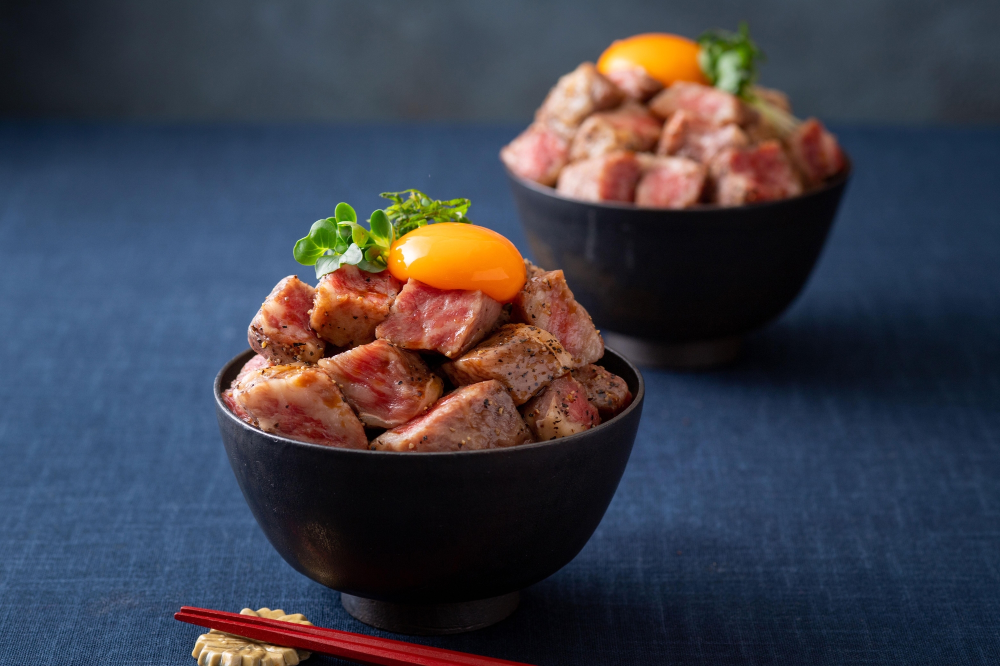 サイコロステーキでローストビーフ風丼