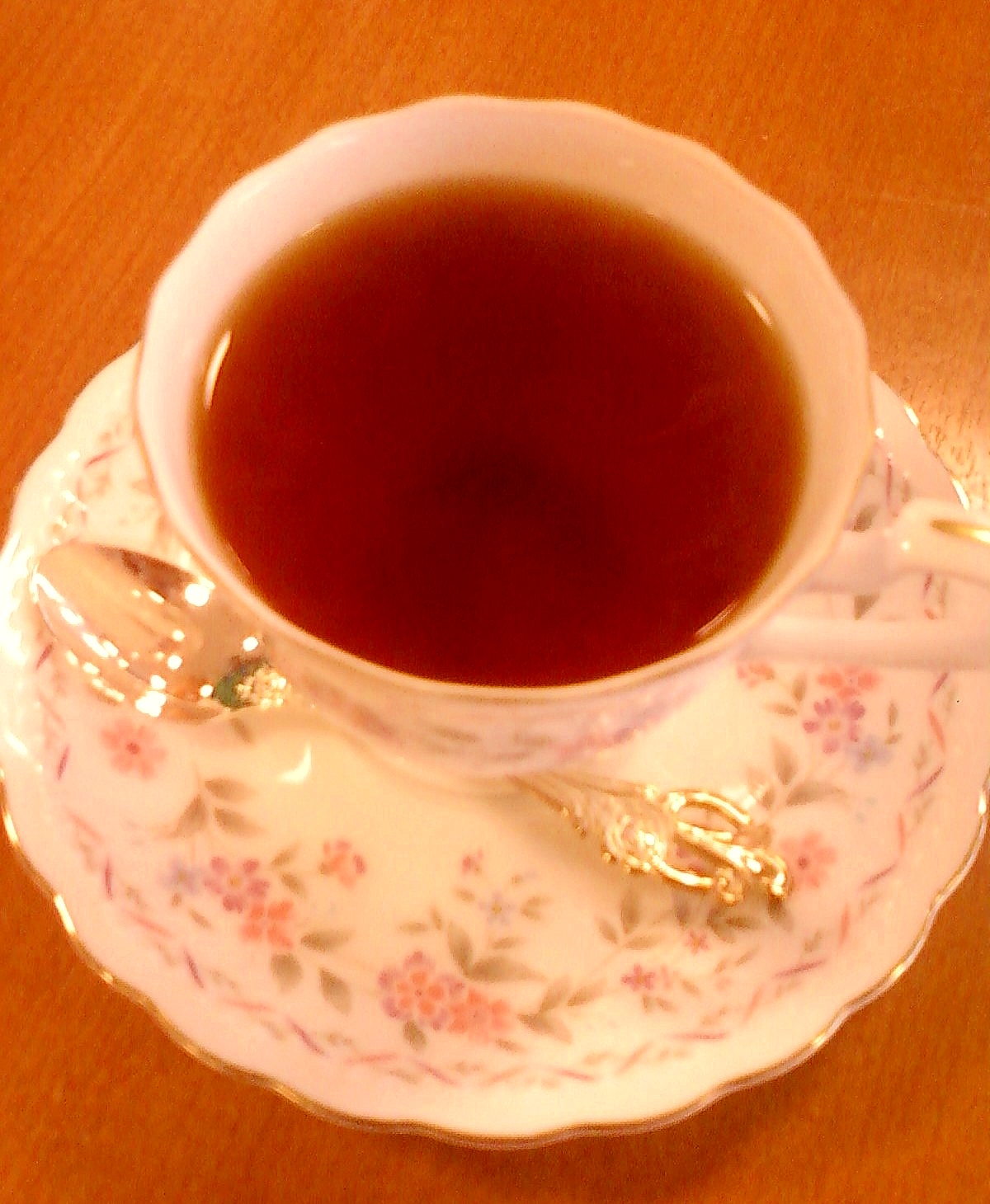 ☆*優雅に☆アロニアベリーシロップ入り紅茶☆*:・