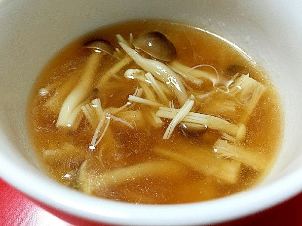 体が温まる☆たっぷり生姜のきのこスープ