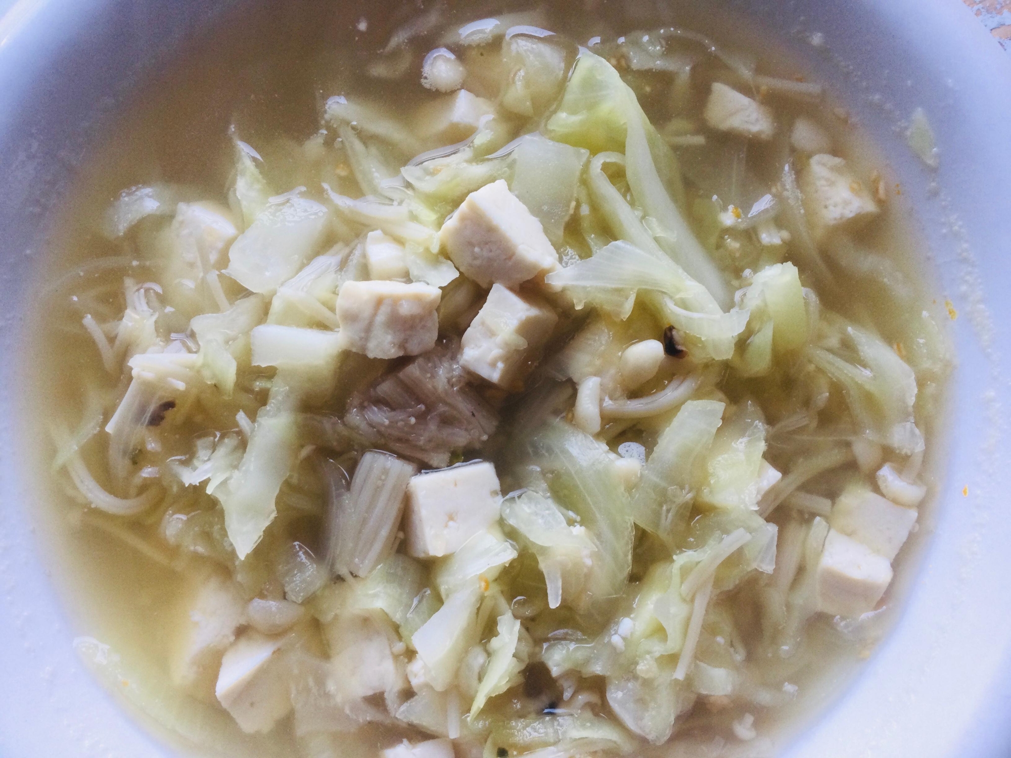 キャベツとえのきの豆腐スープ