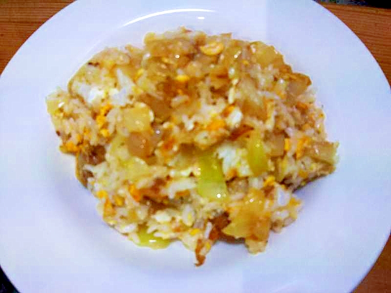 焼き飯/生ソーセージ玉葱卵・ケイジャン風味