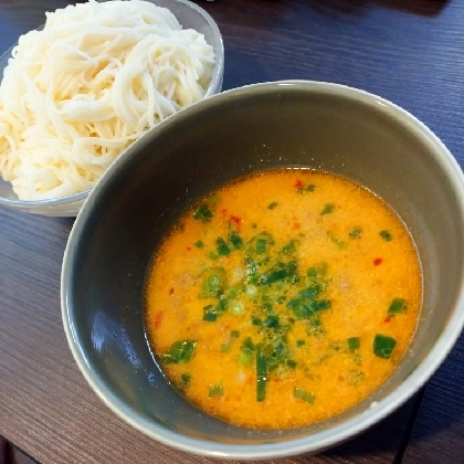 普通のつゆに飽きて、ピリ辛なものが食べたくて作りました！とても美味しかったです！