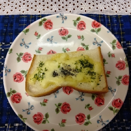 青海苔とごまのチーズトースト