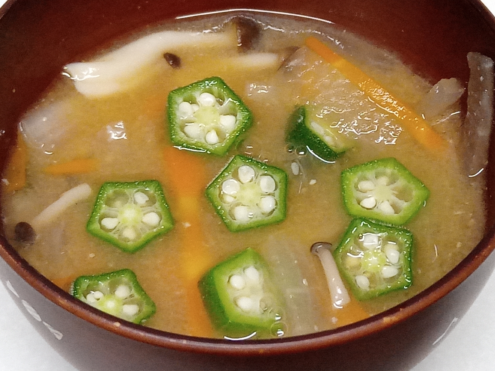 オクラとしめじと野菜のお味噌汁 レシピ 作り方 By 月のおと 楽天レシピ