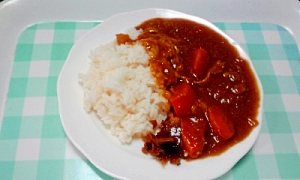 お肉少な目炒めないけどコクの有るカレー♪