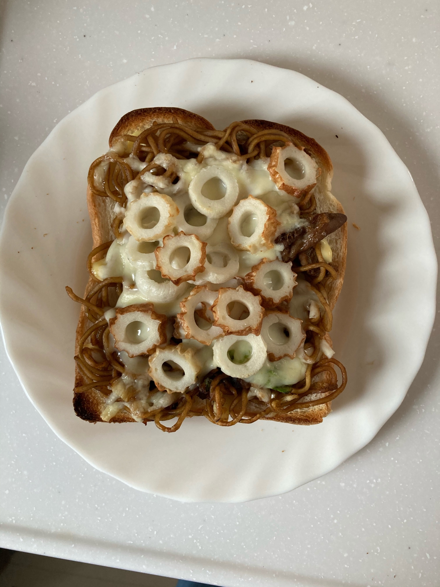 ちくわと焼きそばのトースト