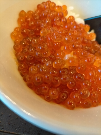 プチプチ食感!鱒子(イクラ) の醤油漬け レシピ・作り方 by ちゅろす1972 - 楽天レシピ