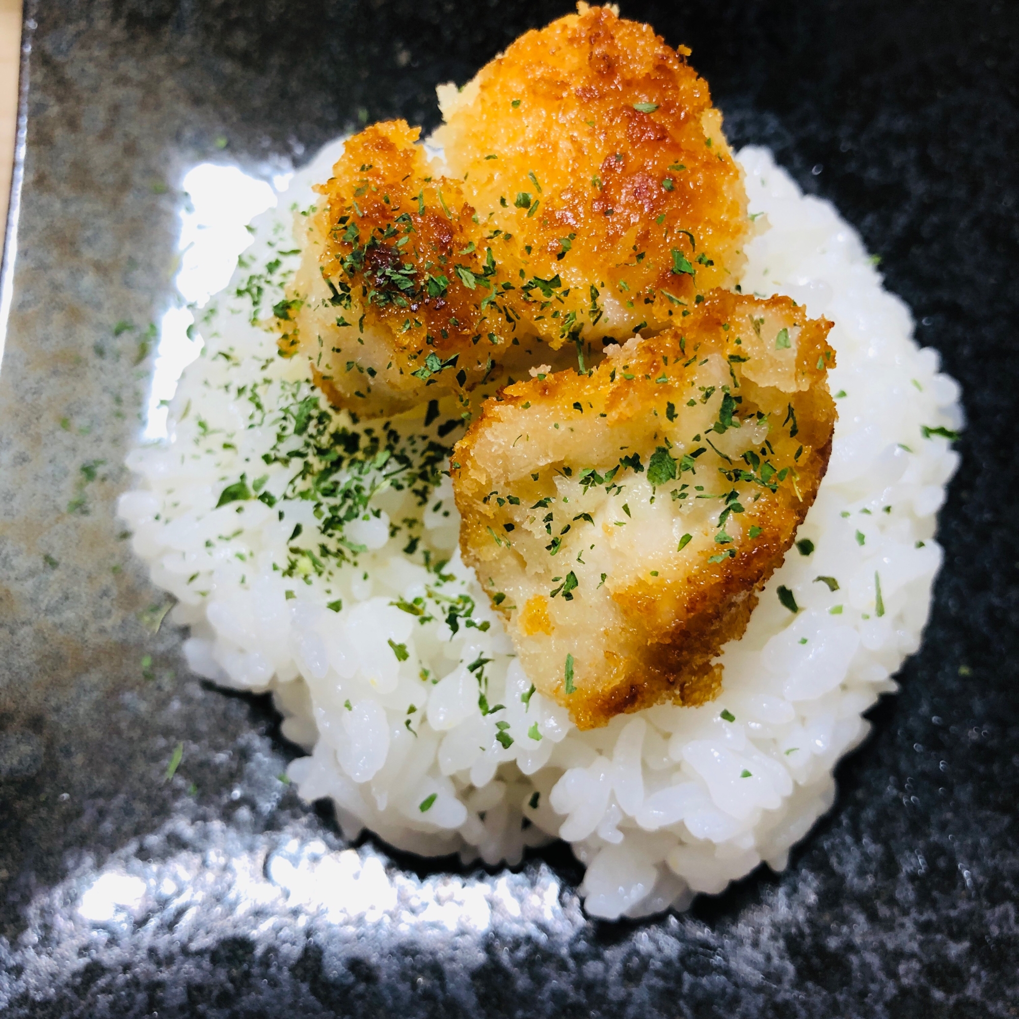 ソースてんかすのささみカツおにぎり