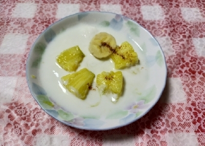 バナナとパイナップルシナモンのヨーグルト