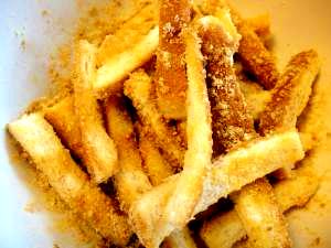 ★簡単☆食パンの耳でごまきなこラスク風★