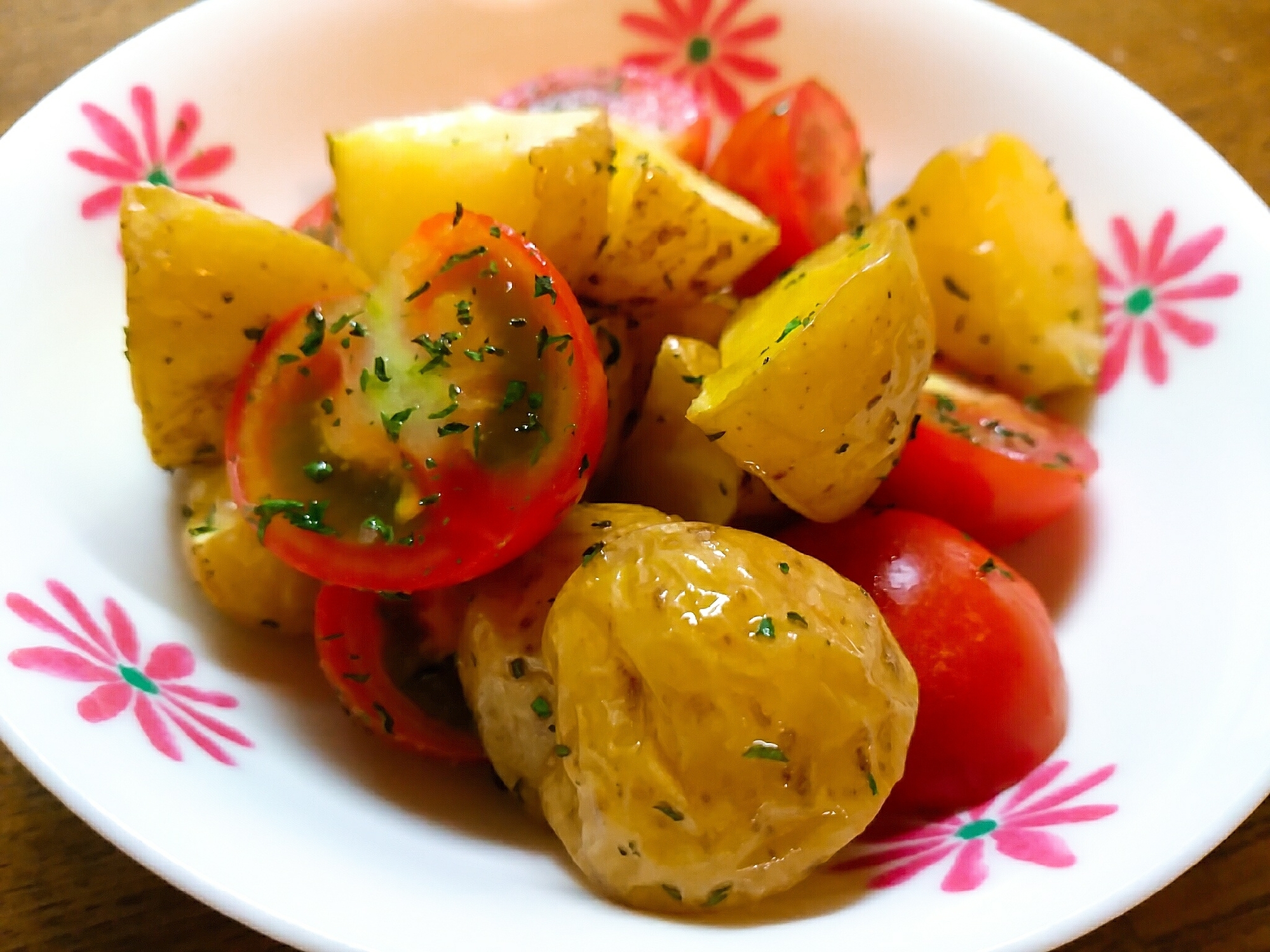 グリルでじゃが芋とトマトのホットサラダ