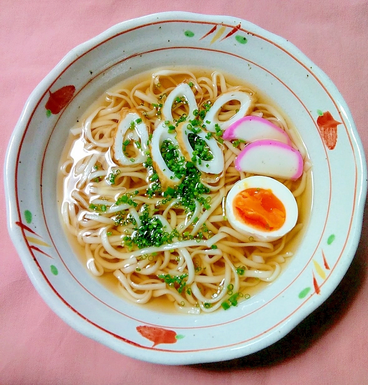 半熟茹で卵と竹輪のうどん