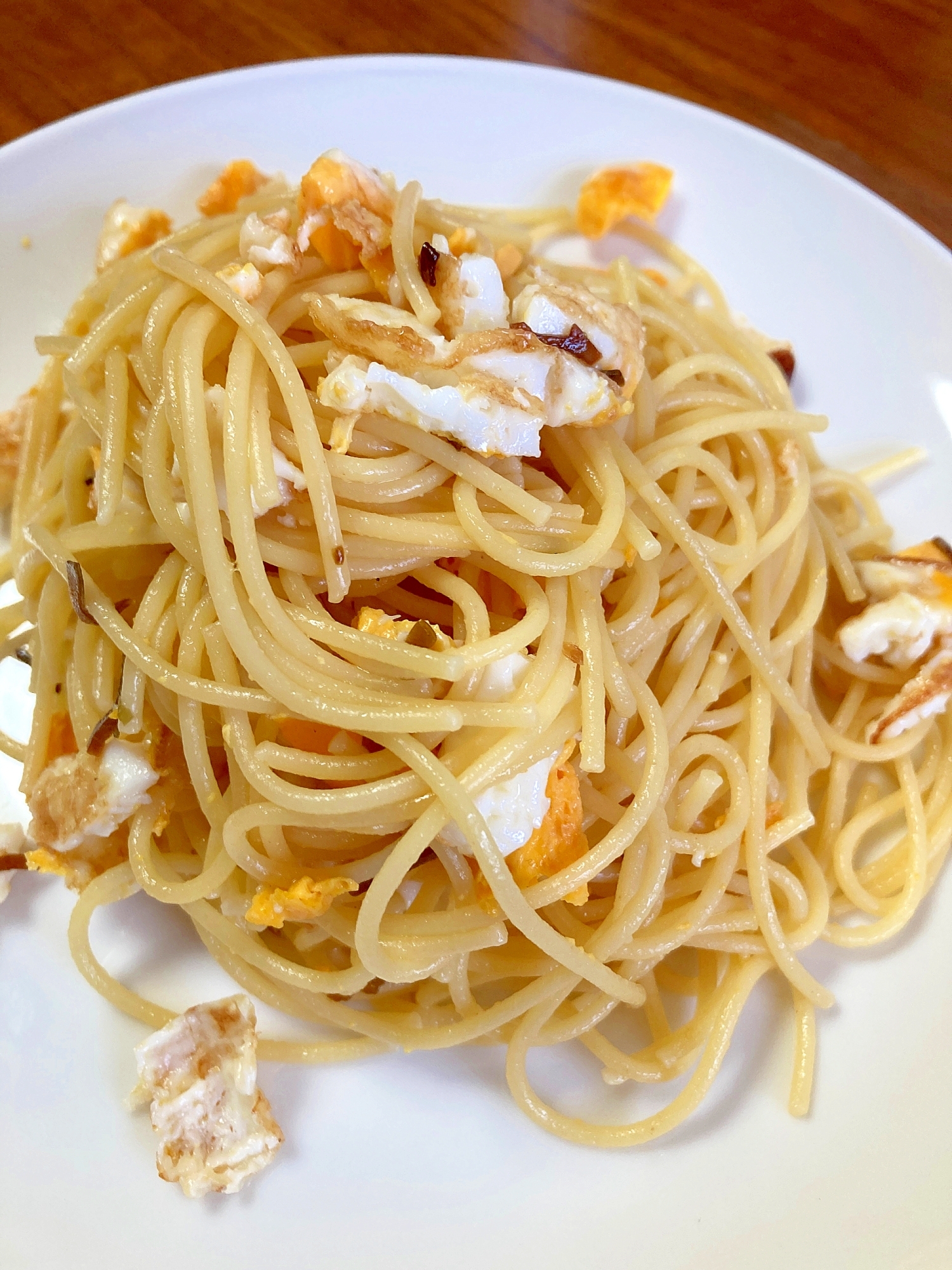 目玉焼きと塩昆布のパスタ