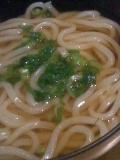 昼は暑いですが、夜になるとうどんがおいしいです♪