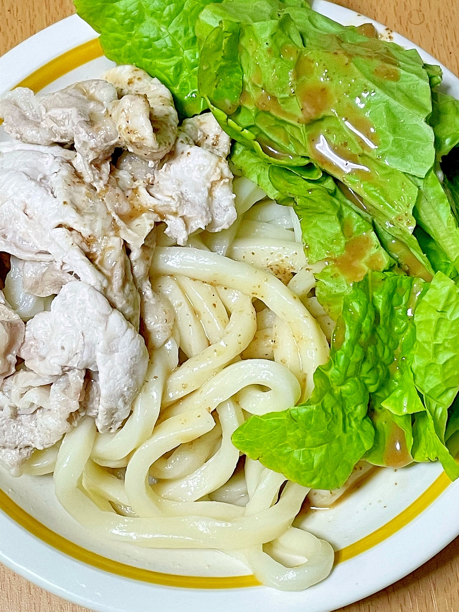 ごまドレポン酢の豚しゃぶサラダうどん