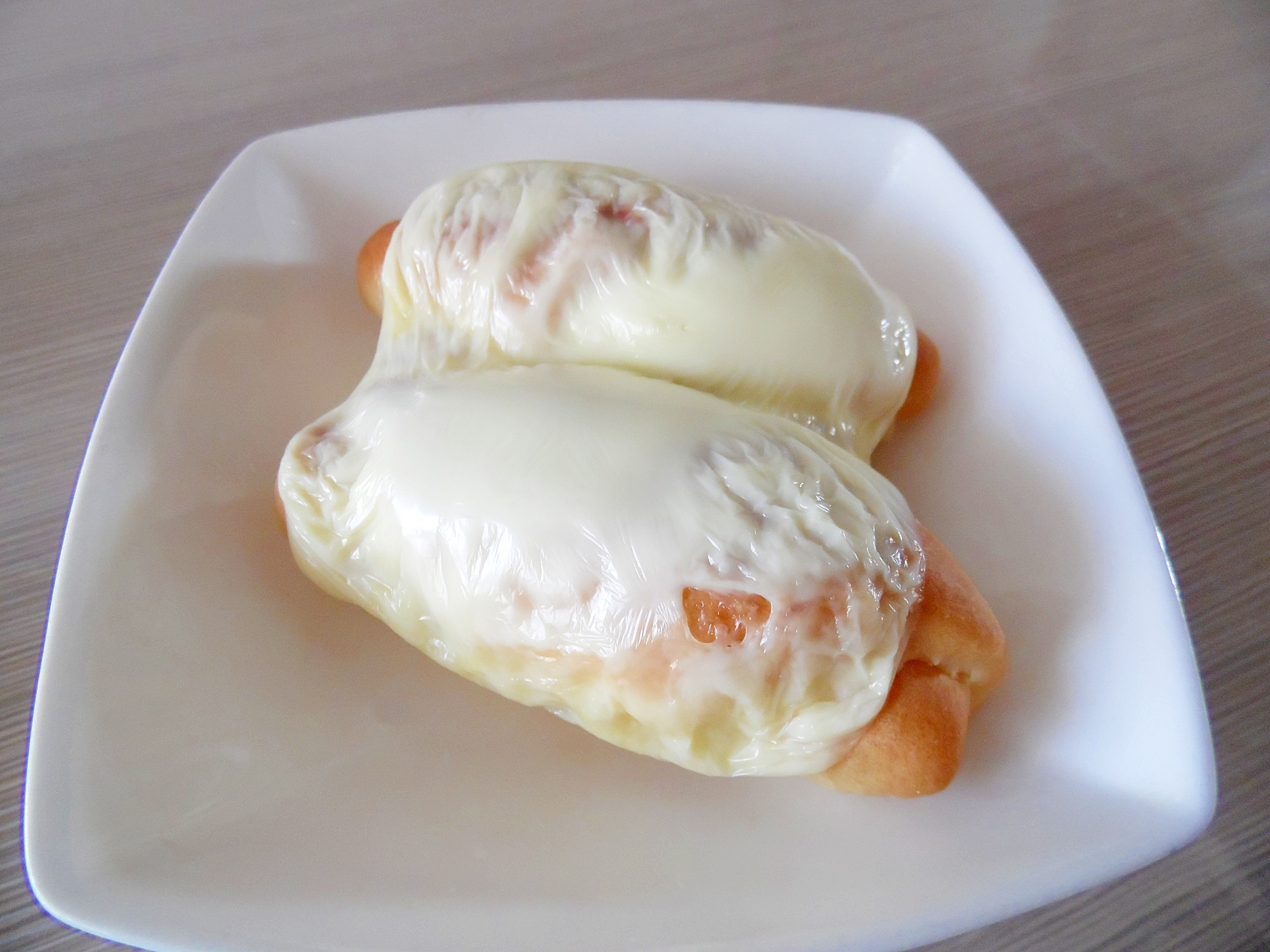 冷凍バターロールの朝食