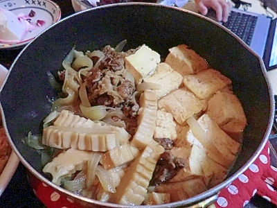 給料日前でもすきやき気分！肉豆腐