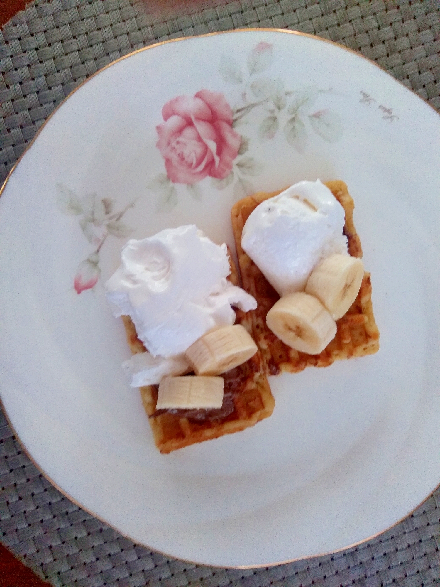 お家カフェ♥️チョコバナナワッフル