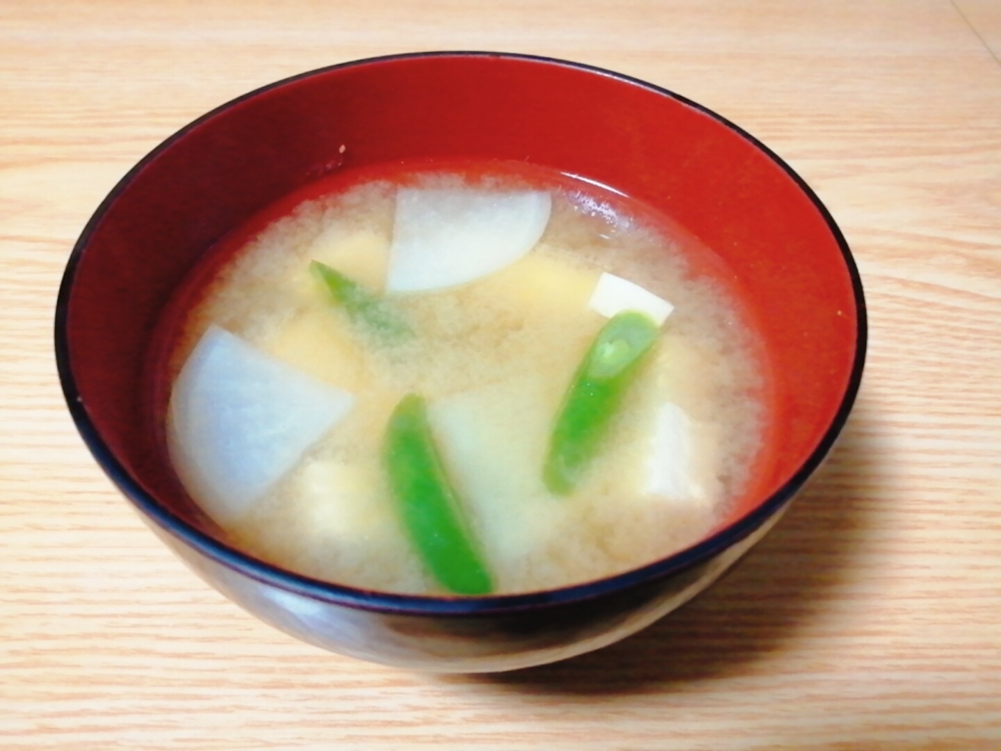 豆腐と大根といんげんの味噌汁