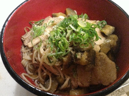 ぶっかけ風にいただきました。豚肉入りで豪華に美味しく食べられました。茄子も味がしみて美味しかったです。ありがとうございました！