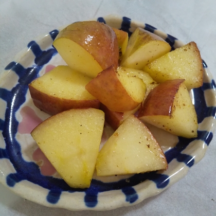 大学芋はよく作りますが、林檎は初です。甘さが増して美味しいですね(^^)♪