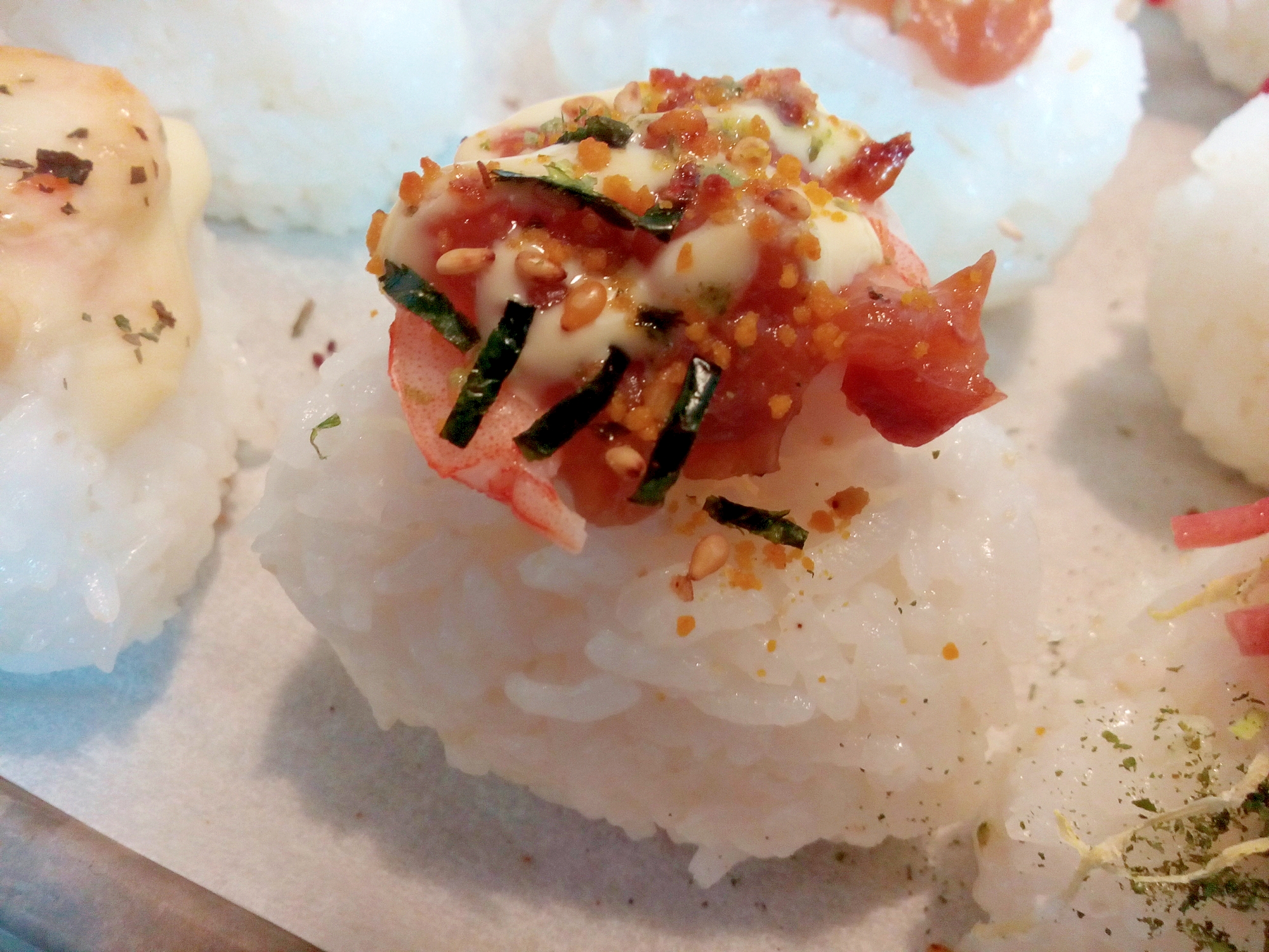 ボイル海老と梅干しの焼きおにぎり